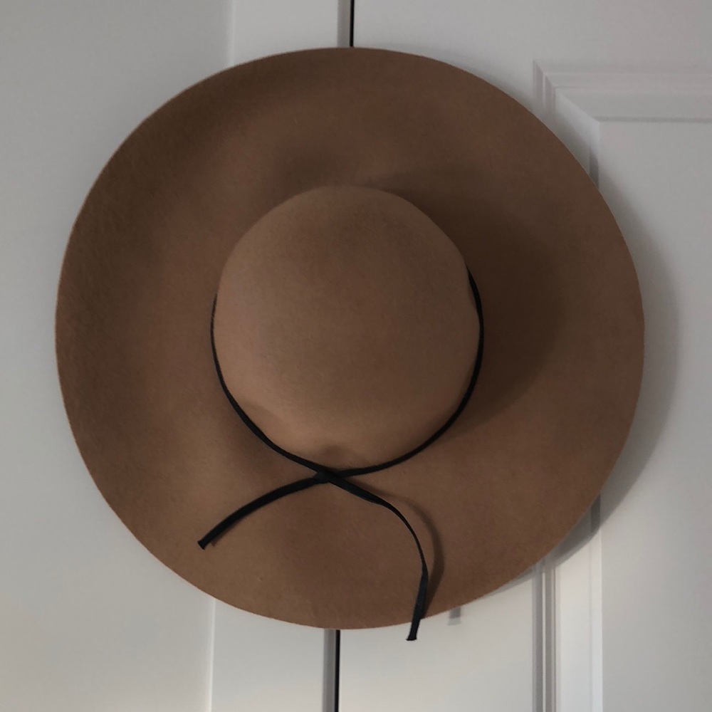 Felt hat
